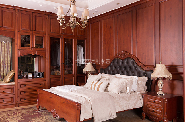 哪個牌子的定制衣柜是實木？定制實木衣柜的知名品牌介紹